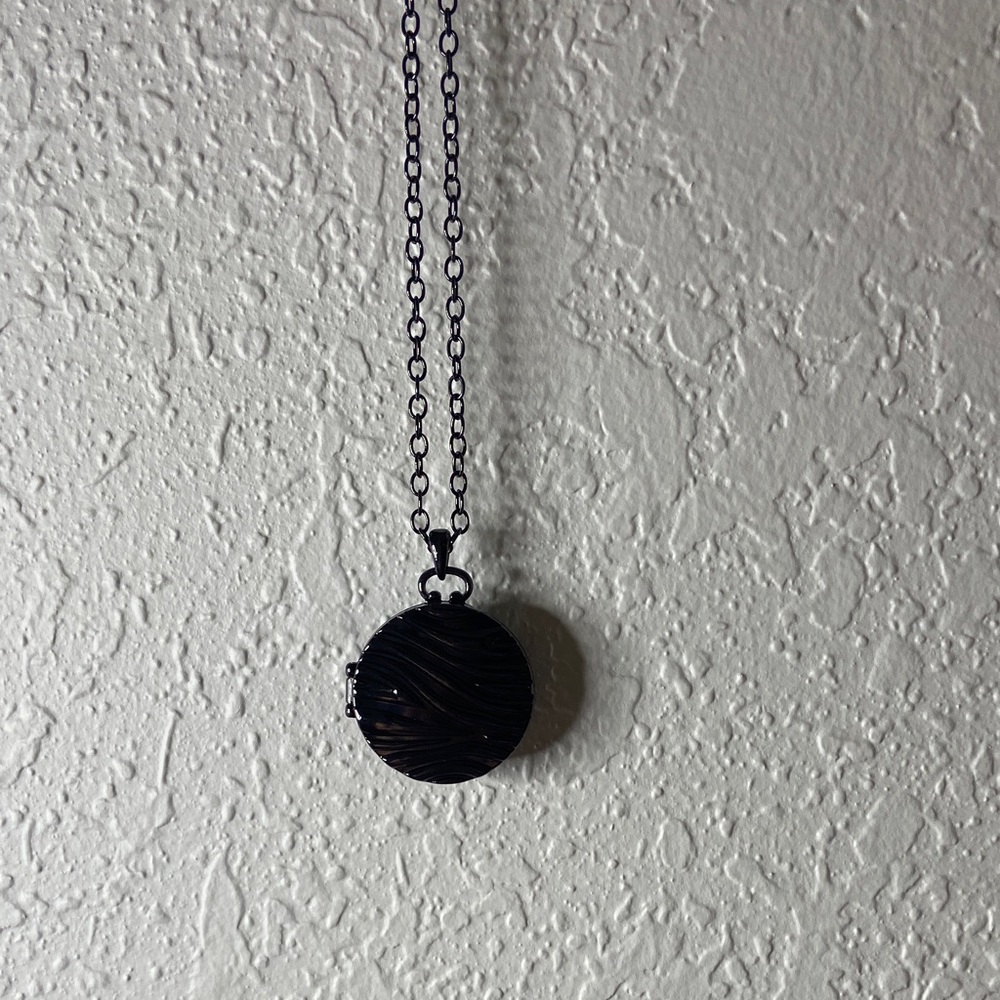 Elegant Black Locket Pendant Necklace